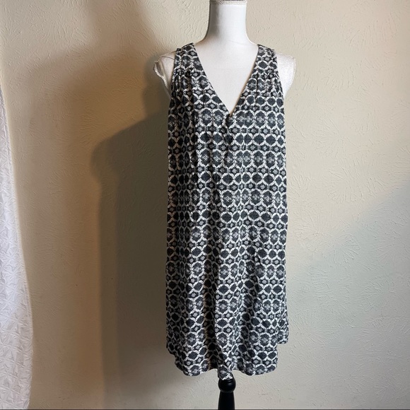 Old Navy Dresses & Skirts - Old Navy Black Sleeveless V Neck Dress Women's Size XL